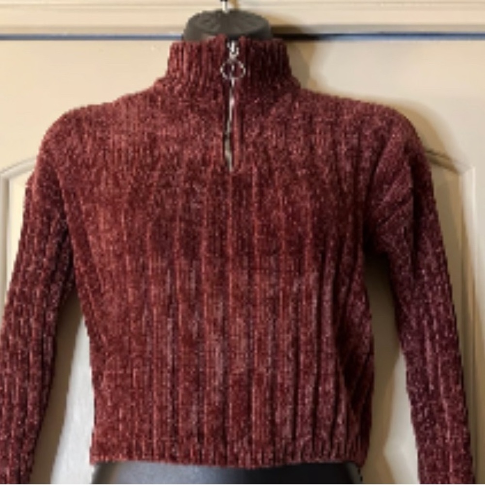 NWT PINK ROSE JUNIORS MOCK NECK CHENILLE RIBBED SWEATER- DEEP CURRANT- MEDIUM